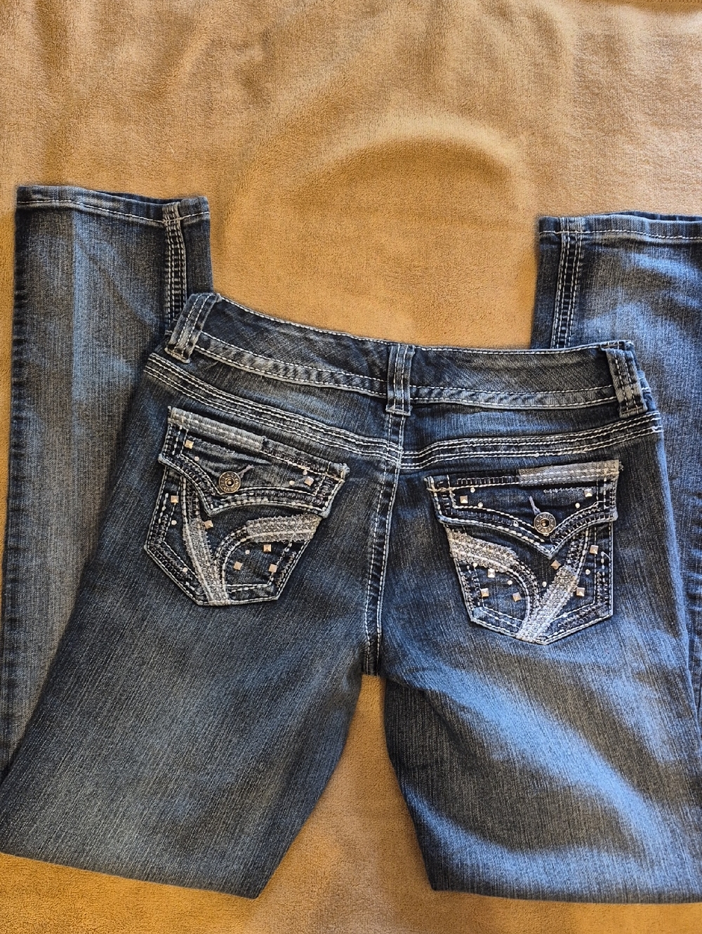 Ariya Dark Blue Jeans with Embellished Back Pockets SZ 7/8
